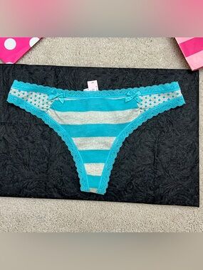 NWT Victoria’s Secret blue & Gray Stripe Polka Dot low rise Thong Panties Small